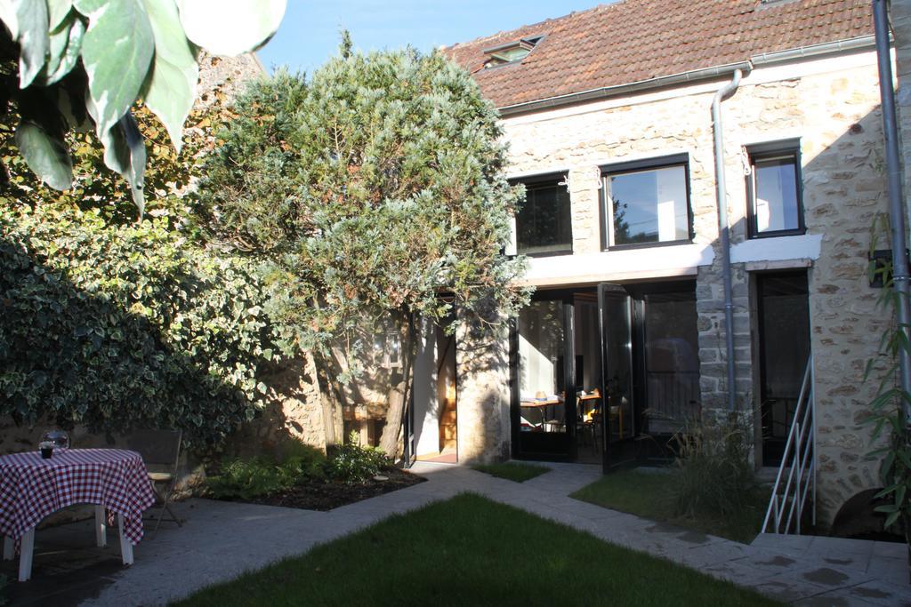 Le Nid D'Hirondelles Bed & Breakfast Perthes-en-Gatinais Bagian luar foto