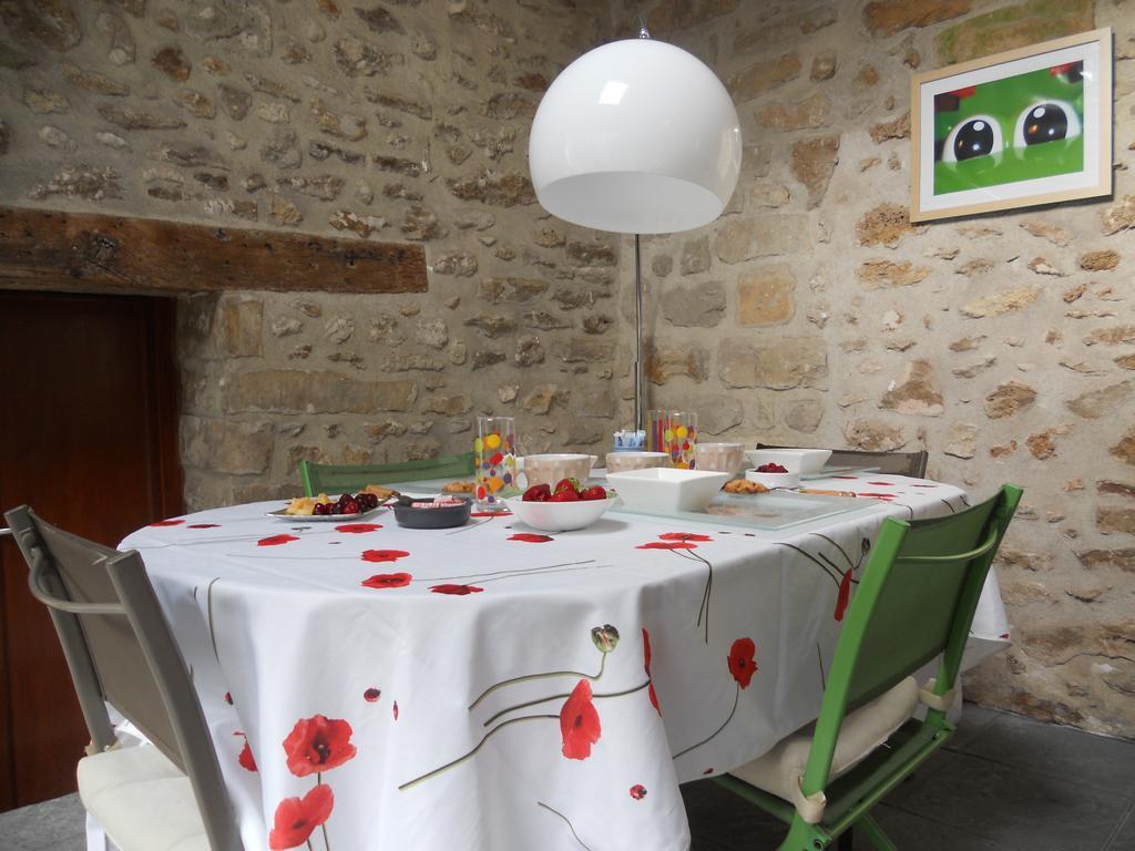 Le Nid D'Hirondelles Bed & Breakfast Perthes-en-Gatinais Bagian luar foto