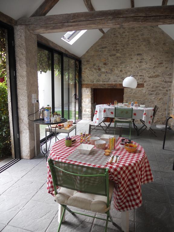 Le Nid D'Hirondelles Bed & Breakfast Perthes-en-Gatinais Bagian luar foto