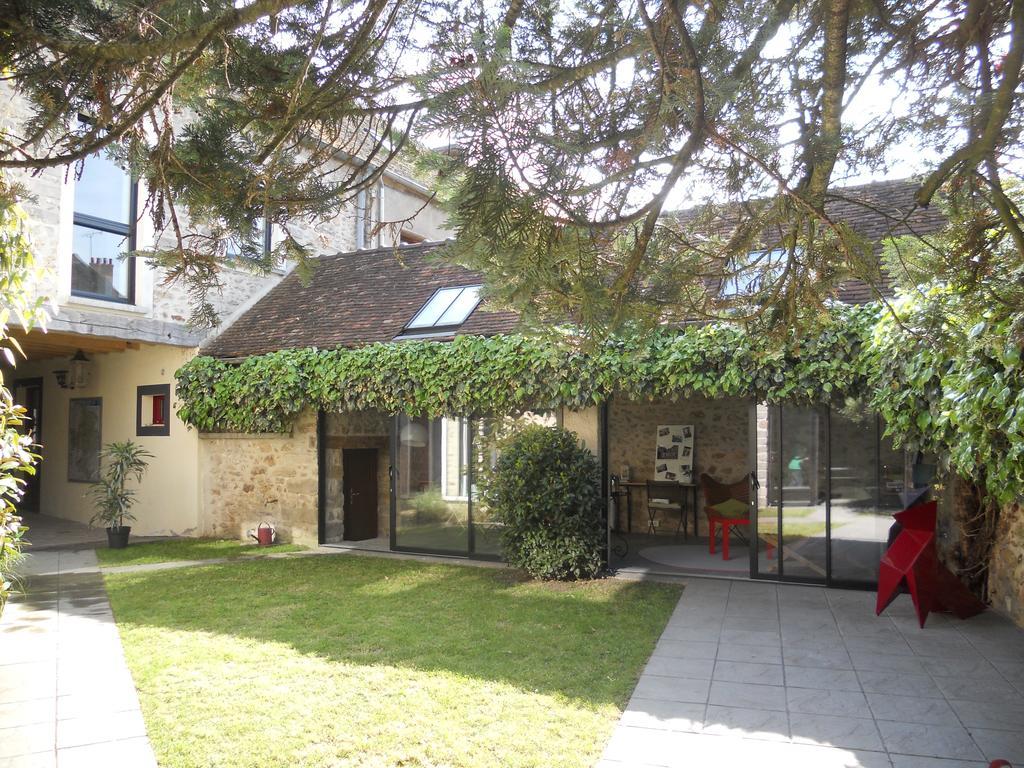 Le Nid D'Hirondelles Bed & Breakfast Perthes-en-Gatinais Bagian luar foto