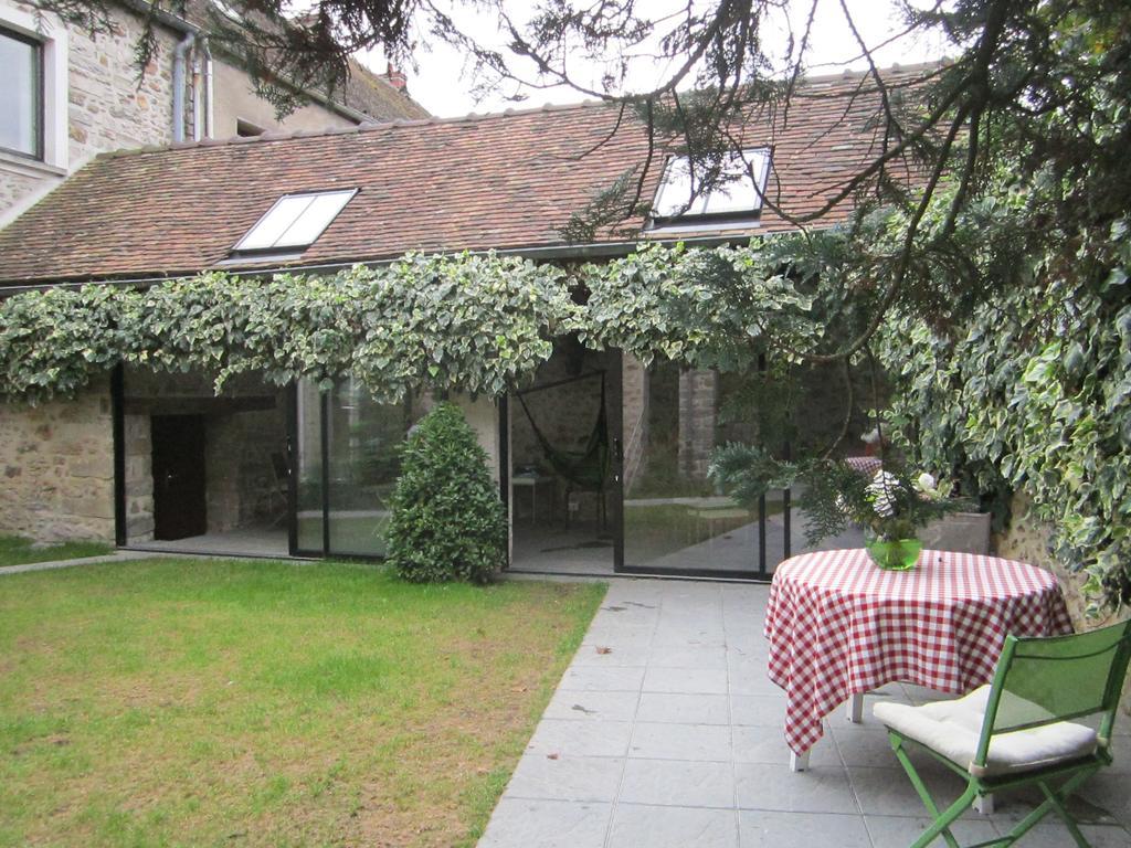 Le Nid D'Hirondelles Bed & Breakfast Perthes-en-Gatinais Bagian luar foto