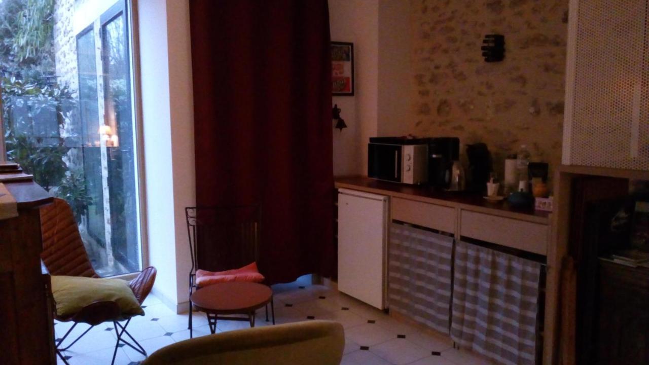 Le Nid D'Hirondelles Bed & Breakfast Perthes-en-Gatinais Bagian luar foto